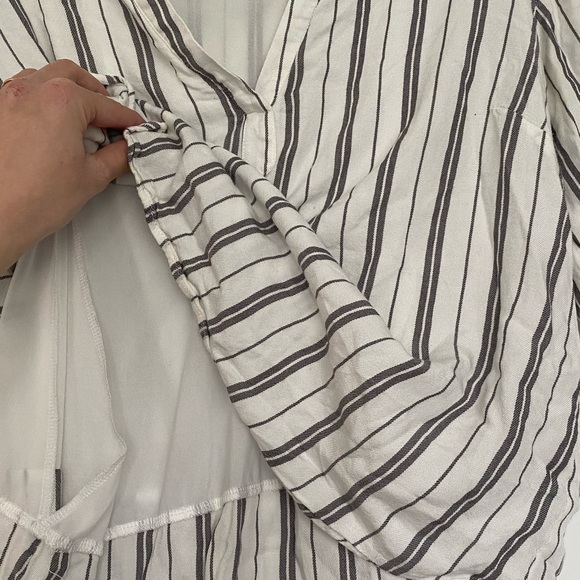 Thyme Maternity nursing shirt, size S - Picture 4 of 6